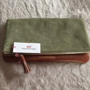 Vineyard Vines clutch
